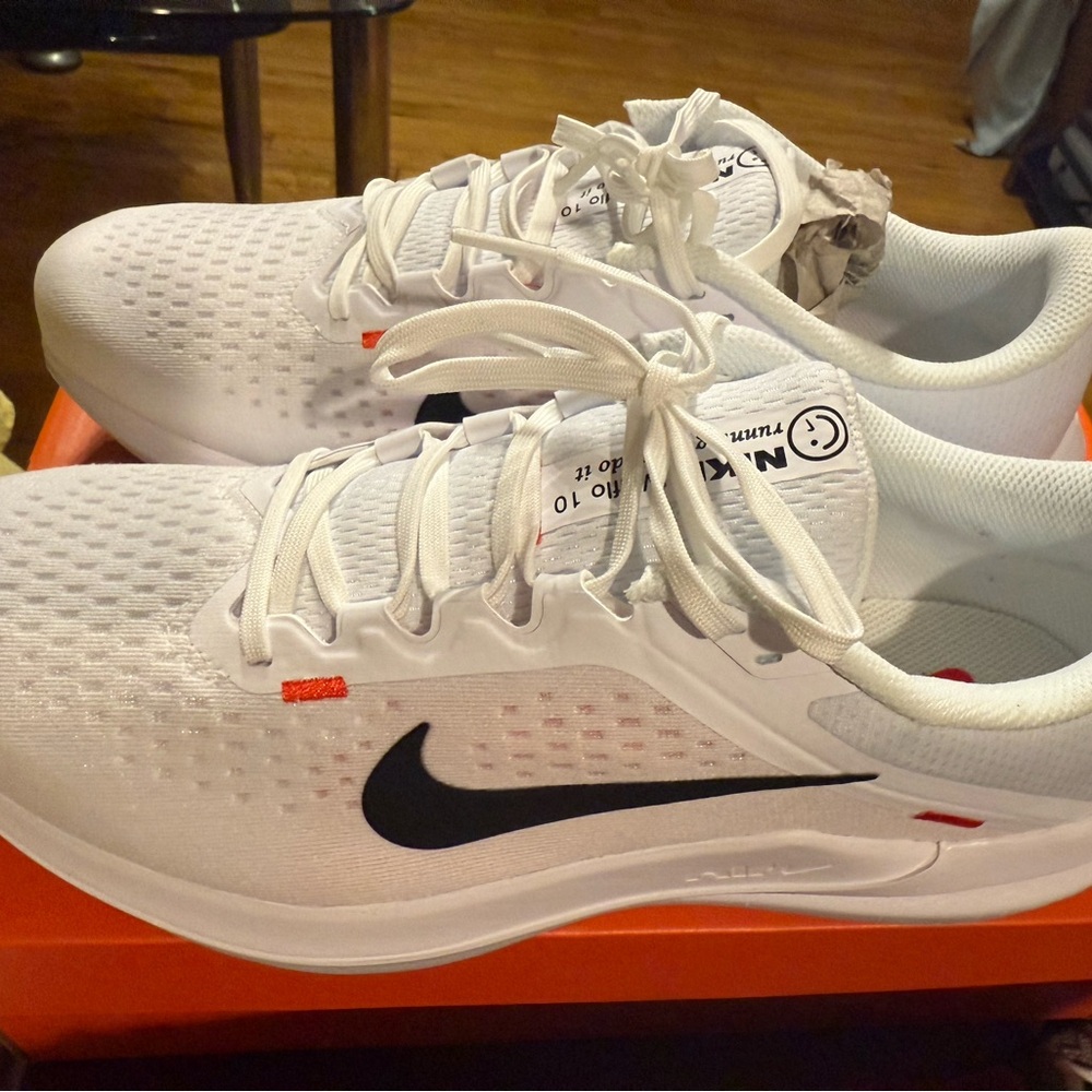 Nike Men's White Running Shoes